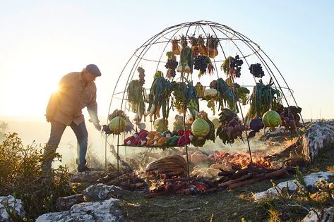 Midsommar Aesthetic, Francis Mallman, Wilderness Cooking, Wood Fired Oven Recipes, Underground Garden, Brazilian Bbq, Cooking With Fire, Fire Camp, Flamingo Estate