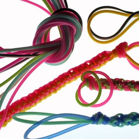 Braid plastic laces to make lanyards.                                                                                                                                                     More Gimp Crafts, How To Make Lanyards, Lanyards Diy, Elementary Crafts, Plastic Lanyard, Plastic Lace Crafts, Gimp Bracelets, Lanyard Crafts, Lanyard Bracelet