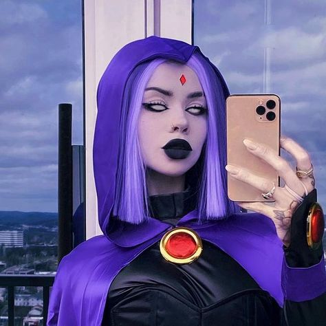 ♥ snitchery ♥ on Instagram Snitchery Instagram Cosplay, Raven Cosplay Costume, Raven Makeup Teen Titans Oc, Snitchery Cosplay, Snitchery Instagram, Raven Makeup Titans, Purple Hair Characters Halloween, Dark Halloween Costumes For Women, Raven Cosplay Makeup