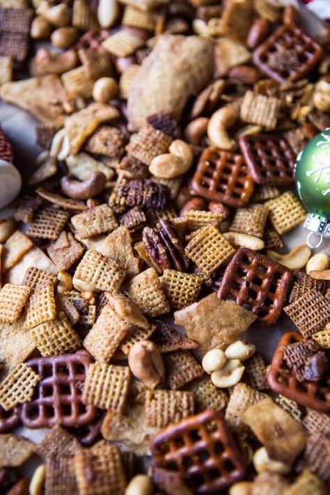 Easy Crockpot (Christmas Eve) Chex Mix | halfbakedharvest.com @hbharvest Chex Recipes, Chex Mix Christmas, Crockpot Christmas, Appetizers Easy Dips, Fall Eats, Best Party Appetizers, Favorite Christmas Recipes, Appetizers For A Crowd, Snack Bites