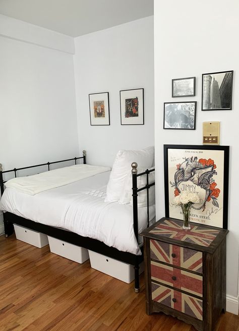 Nyc Studio Apartment, Nyc Studio Apartments, I Live Alone, Nyc Studio, Bedroom Photos, Small Entryway, Night Table, Small Sofa, Queen Bed