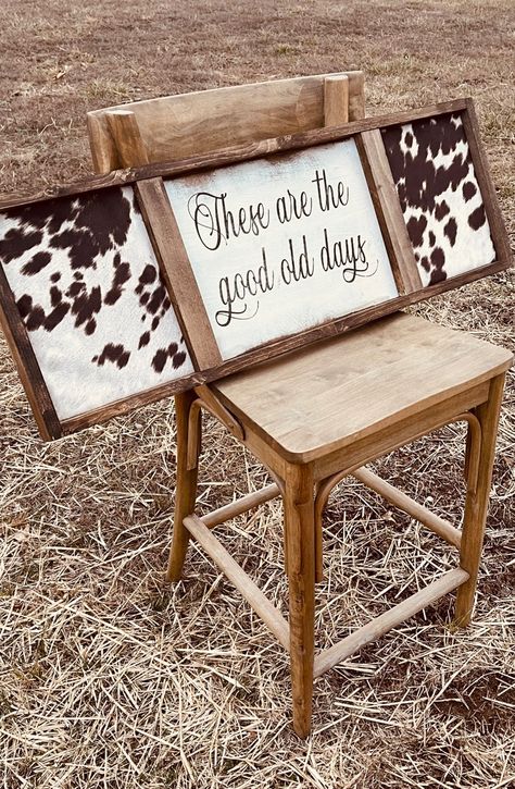 Cowhide Decor Farmhouse, Cow Print Decor Bedroom, Cowhide Home Decor, Western Things To Make And Sell, Cow Print Living Room Ideas, Western Home Decor Diy Crafts, Diy Cowhide Projects, Diy Cow Print Decor, Western Home Decor Diy