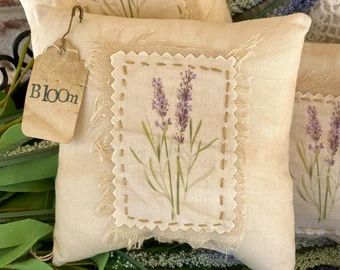 SophieBeesBoutique - Etsy French Country Farmhouse Decor, Primitive Spring, Lavender Pillow, French Farmhouse Decor, Lavender Pillows, Pillow Crafts, Spring Pillows, Floral Bowls, French Country Farmhouse