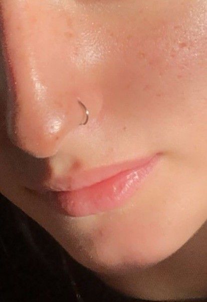 Silver Nose Stud Aesthetic, Nose Piercings Aesthetic, Nose Percinings Aesthetic, Nose Piercing Inspo, Nose Ring Aesthetic, Nose Piercing Aesthetic, Girls With Nose Rings, Small Nose Piercing, Stud Aesthetic