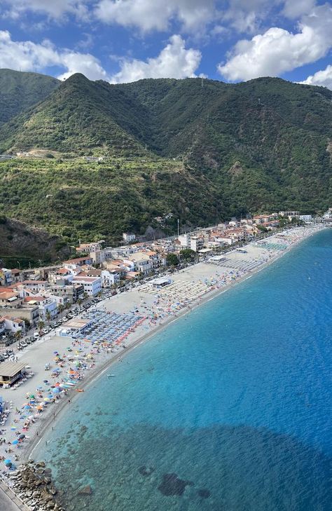 Cinque Terre Beach, La Spezia Italy, Italian Beach, Italy Bucket List, Places To Visit In Italy, Pedestrian Walk, Italian Beaches, Trip To Italy, Coastal Towns