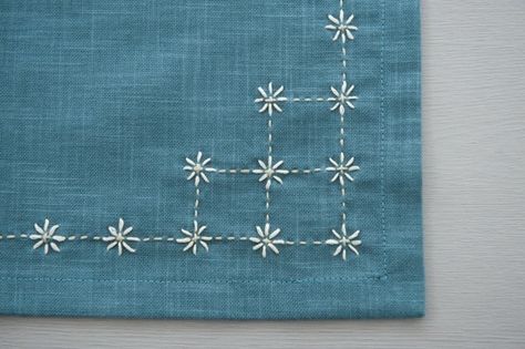 Japanese Embroidery Traditional, Sashiko Pattern, Stitches Embroidery, Sashiko Embroidery, Hand Embroidery Videos, Pola Sulam, Embroidery Flowers Pattern, Japanese Embroidery, Lavender Sachets