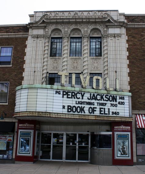 Love this theatre...if you're ever in Downer's Grove, IL... Small Town Movie Theater, Vintage Movie Theater, Chi Town, Movie Time, Movie Theaters, Garage Band, My Kind Of Town, Downtown Chicago, Vintage Movie