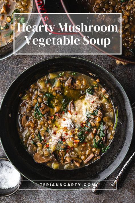 Hearty Mushroom Soup (vegan option incl.!) Mushroom Soup Recipes Healthy, Mushroom Soup Vegan, Soup Recipe Vegetarian, Curried Tomato Soup, Easy Mushroom Soup, Homemade Mushroom Soup, Soup Recipes Healthy, Vegan Mushroom Soup, Mushroom Soup Recipe