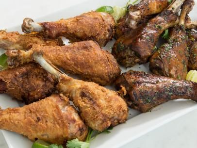 Fried Turkey Legs Recipe, Marinate Turkey, Turkey Drumstick Recipe, Turkey Legs Recipe, Jerk Turkey, Marinated Turkey, Turkey Leg Recipes, Turkey Drumsticks, Deep Fried Turkey