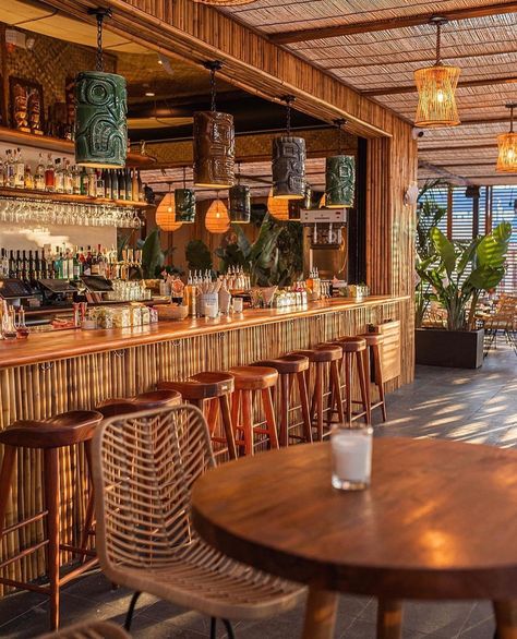 Native Restaurant, Tiki Restaurant, Hawaiian Restaurant, Resort Interior Design, Rooftop Restaurant Design, Outdoor Restaurant Design, Tiki Bar Decor, Hawaiian Tiki, Vintage Tiki