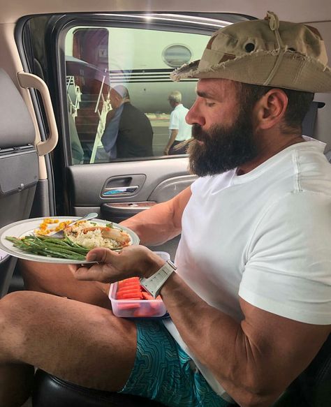 Eating In Car, Ramit Sethi, Buff Guys, Dan Bilzerian, Quick Food, Gentleman Aesthetic, Fun Life, Shopify Dropshipping, Become A Millionaire