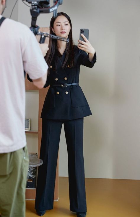 Vincenzo Outfit Kdrama, Jeon Yeo Been Vincenzo Outfit, Vincenzo Kdrama Outfits, Kdrama Outfits Women Formal, Vincenzo Suit, Kdrama Office Outfits Women, Kdrama Fashion Women, Vincenzo Outfit, Kdrama Office Outfit