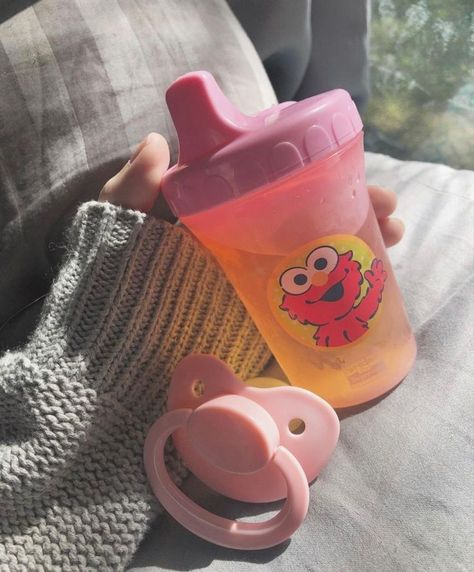 Kawaii Pacifier, Baby Gril, My Baby Girl, Baby Alive, Baby Time, Baby Bottle, Cute Little Things, Sippy Cup