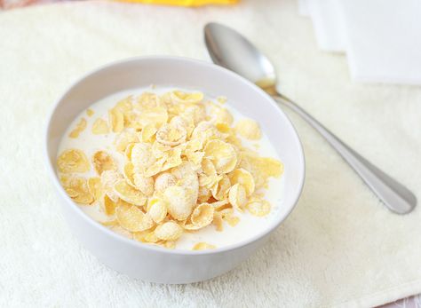 Breakfast Habits to Avoid if You Want to Lose Weight, Say Experts — Eat This Not That Healthy Cereal Brands, French Toast Cereal, Cereal Diet, Muesli Cereal, Healthy Cereal Breakfast, Whole Grain Cereals, Healthy Cereal, Crunch Cereal, Chocolate Crunch