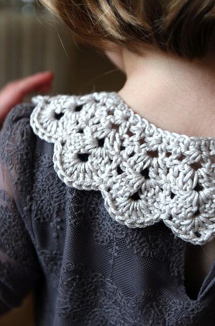 Peter Pan crochet collar freebie pattern. Just lovely. Nice share, thanks xox  http://www.ravelry.com/patterns/library/crochet-peter-pan-collar Col Crochet, Crochet Collar Pattern, Crochet Lace Collar, Confection Au Crochet, Crochet Collar, Crochet Diy, 자수 디자인, Collar Pattern, Rilakkuma