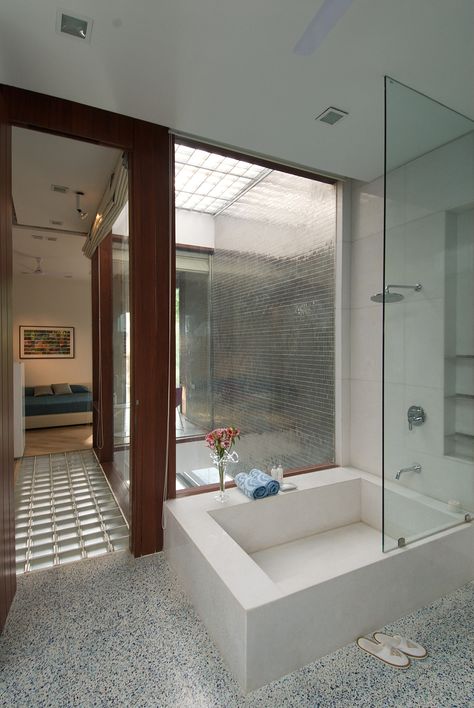 Gallery - Poona House / Rajiv Saini - 34 Square Bathtub, Bathtubs For Small Bathrooms, Small Bathroom Tile Ideas, Small Basement Bathroom, Basement Bathroom Design, Bathrooms Inspiration, Small Bathroom Tiles, Small Bathtub, Bathtub Design