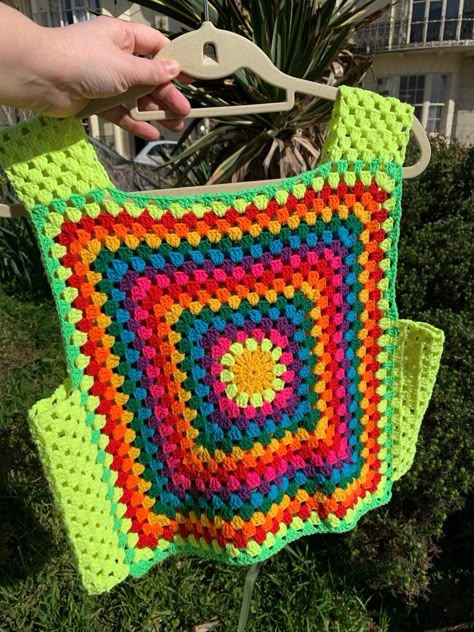 Scrappy Crochet Top, Pride Festival Outfit Ideas, Outfit Vest, Festival Crochet, Neon Top, Crochet Festival, Granny Square Crochet Patterns Free, Crochet Jumper, Crochet Wearables