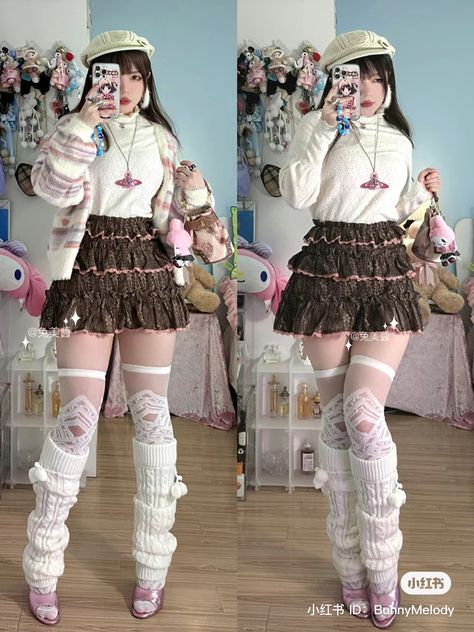 Kawaii Crop Top Outfit, Outfits With Leg Warmers, Dresses Straight, Plus Size Kawaii, Kawaii Outfit Ideas, Telling A Story, Interesting Outfits, Pastel Goth Fashion, Kawaii Fashion Outfits