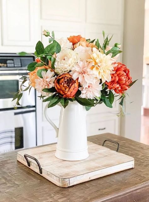 Affordable autumn decorating ideas to make your home feel cosy - flower bouquet Fake Flower Arrangements, Farmhouse Vibes, Fall Flower Arrangements, Artificial Floral Arrangements, Fall Farmhouse, Faux Flower Arrangements, Fall Arrangements, Floral Arrangements Diy, Flowers Bouquet Gift