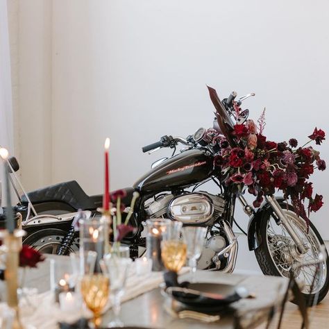 Car Theme Wedding Ideas, Harley Wedding Ideas, Harley Davidson Wedding Ideas, Biker Wedding Theme, Racing Wedding, Harley Wedding, Harley Davidson Wedding, Bike Wedding, Motorcycle Wedding