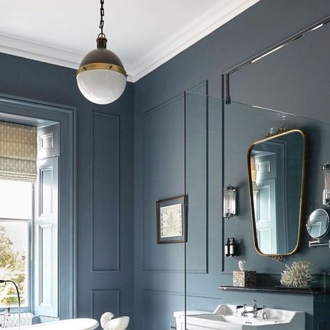 Fiona Parke on Instagram: "Sharing this lovely masculine bathroom this morning from Leonardslee House. We applied @oracdecor_uk beading to the walls to panel them and used @edwardbulmerpaint Indigo. The Hicks pendant is from @circalighting, mirror @sohohome and wall lights @jimlawrencemade. Blind @soanebritain, all sanitaryware @burlingtonbathroom and floor tiles @firedearthuk. 📷 @peas.in.my.pod. Bookings can now be made @leonardsleegardens website. The afternoon teas are amazing at @interludes Dusty Blue Bathroom, Hicks Pendant, Masculine Bathroom, Glamorous Bathroom, Dark Tile, Blue Bathroom Decor, Bathroom Decor Colors, Spring Sunshine, Powder Room Decor