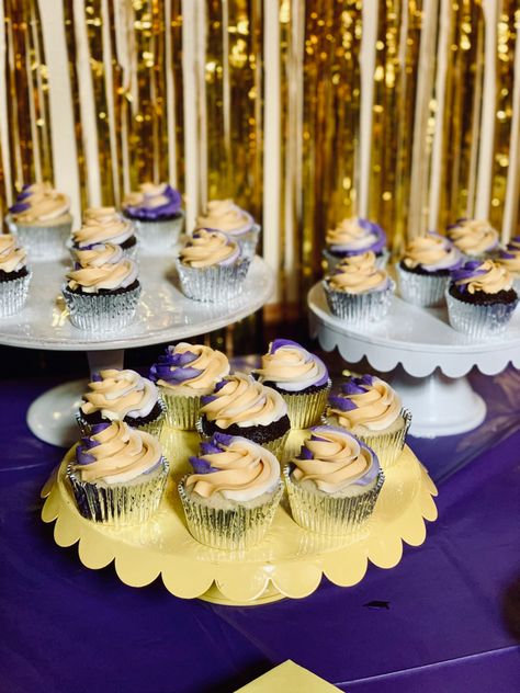 Purple And Gold Cupcakes Graduation, Purple Gold Cupcakes Ideas, Lsu Graduation Party, Lsu Wedding, Lsu Graduation, Cupcake Business, Purple Cupcakes, Gold Cupcakes, Graduation Cupcakes