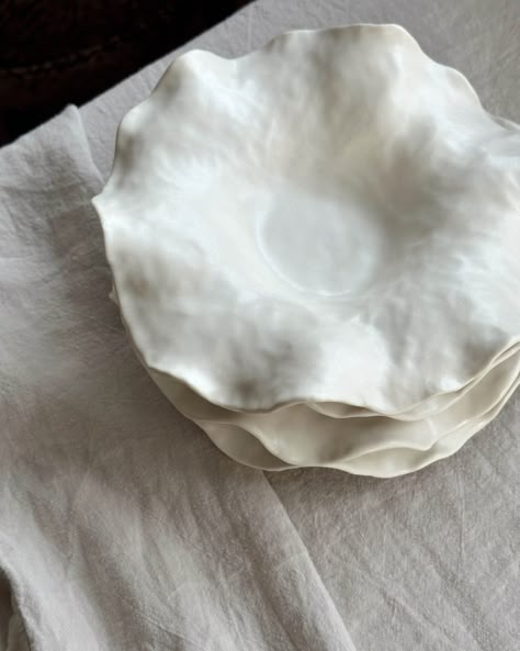 Porcelain Petal Bowl in White Satin Glaze — Every Story Ceramics Coral Decor, Scandinavian Traditional, Cerámica Ideas, A Beautiful Flower, Shallow Bowl, Flower Soft, Pottery Crafts, Ceramics Ideas Pottery, Porcelain Clay