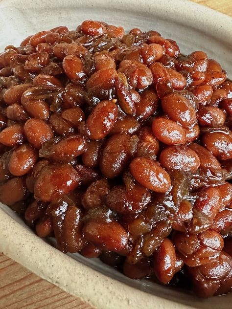 Maple Dutch Oven Baked Beans from Scratch for Camping Baked Beans Recipe From Scratch, Dutch Oven Baked Beans, Maple Beans, Boston Beans, Baked Beans From Scratch, Maple Baked Beans, Beans From Scratch, Boston Baked Beans, How To Soak Beans