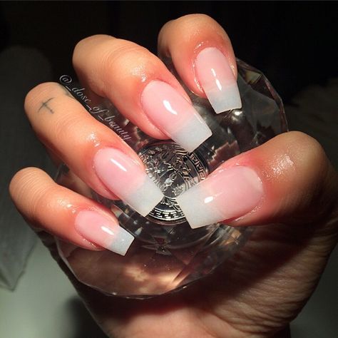 Natural acrylic nails #nails #naturalnails #acrylicnails #doseofbeauty Natural Looking Acrylic Nails, Pink And White Nails, Natural Looking Nails, Natural Acrylic Nails, Clear Acrylic Nails, Clear Nails, Square Acrylic Nails, Short Acrylic Nails, Square Nails