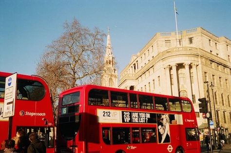 London Film Camera, Film Photography London, London On Film, London Film Photography, Uk Aesthetic, Summer In London, American Aesthetic, Trafalgar Square London, London Buses