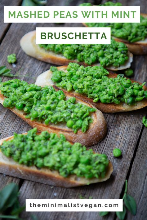 Vegan Bruschetta Recipe, Vegan Bruschetta, Vegan Party Snacks, Easy Bruschetta Recipe, Honey Balsamic Glaze, Vegetarian Holiday Recipes, Vegan Brunch Recipes, Vegan Appetizer, Creamy Peas