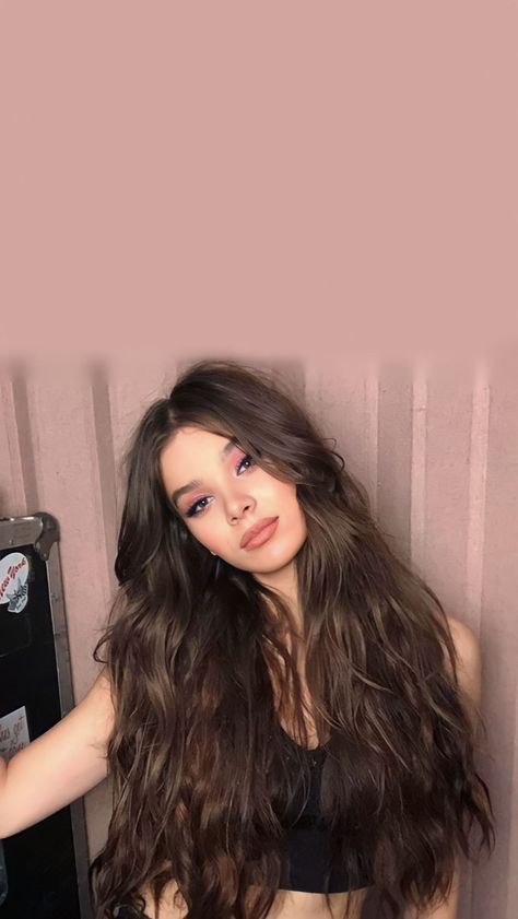 Hailee Steinfeld Brown Hair, Hailey Stanfield, Haley Steinfeld, Hailee Steinfeld Wallpaper, Hailee Steinfeld Hair, Hailee Steinfeld Style, Bollywood Outfits, Kate Bishop, Hailee Steinfeld