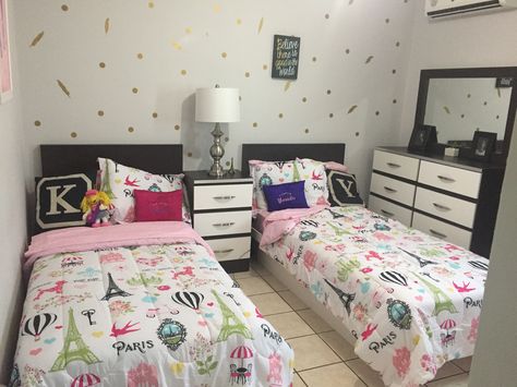 Twin Girl Bedrooms, Sister Room, Twin Girl, Apartment Decorating On A Budget, Chill Room, Room Aesthetics, Modern Kids Room, Bedroom Decor Design, Twins Room