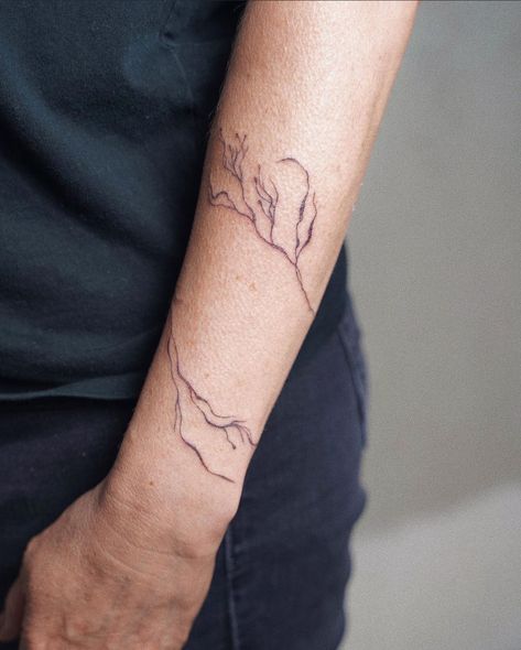 River Inspired Tattoos, Sea Themed Tattoo Sleeve, Sea Kelp Tattoo, Bull Kelp Tattoo, Seaweed Tattoo Design, Algae Tattoo, Kelp Tattoo, Seaweed Tattoo, Sea Tattoos