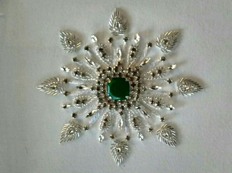 Emerald & Silver stones combination Design Sermeh Embroidery, Stone Work Embroidery, Stone Embroidery, Hand Beaded Embroidery, Pearl Embroidery, Diy Bead Embroidery, Tambour Embroidery, Beadwork Embroidery, Bead Embroidery Tutorial