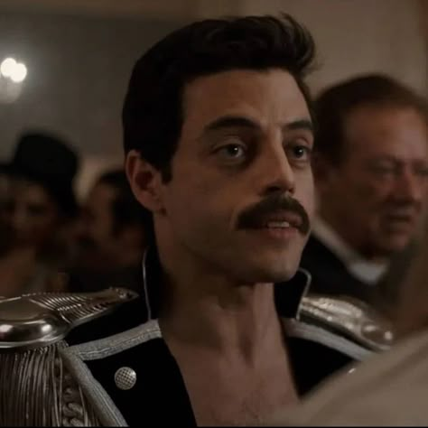 Hair Curt, Rami Malek Freddie Mercury, Queen Humor, Mary Austin, Borhap Cast, Queen Queen, Real Music, Ben Hardy, Rami Malek