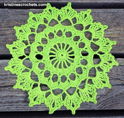 KristinesCrochets : Vivid Lace Doily - Free Crochet Pattern Crochet Doilies Free Pattern Easy, Mantel Redondo A Crochet, Crochet Cushion Covers, Free Doily Patterns, Crochet Placemat Patterns, Cushion Cover Pattern, Free Crochet Doily Patterns, Crochet Dreamcatcher, Doily Pattern