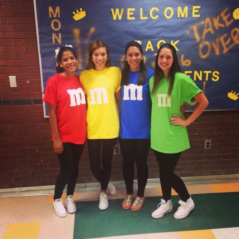 School Twin Day Outfits Spirit Weeks, Twin Tuesday Spirit Week, Triplet Day Spirit Week, M Ms Costume, Twin Day Ideas, Twin Day Spirit Week, Character Day Spirit Week, Twin Day Outfits, Character Day Ideas