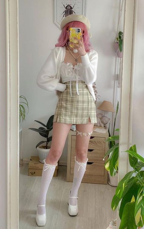 Y2k Fashion Pastel, Cutsie Girl Outfits, Mocatccinooo Outfits, Cutesy Outfits Street Styles, Sweetcore Aesthetic Outfits, Pink Hair Clothes Outfit, Kawaii Style Aesthetic, Kawaii Inspired Outfits, Fairy Outfit Inspiration