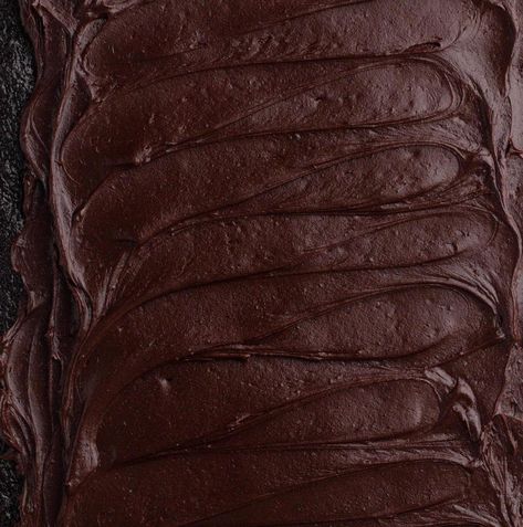 This decadent recipe blends the smooth and deep flavor of chocolate ganache with rich, creamy buttercream to create the ultimate chocolate frosting. Brownie Icing, Tahini Cake, Everyday Cakes, Chocolate Tahini, Brownie Frosting, Chocolate Zucchini Cake, Tray Bake Recipes, Tray Bake, Brick Kitchen