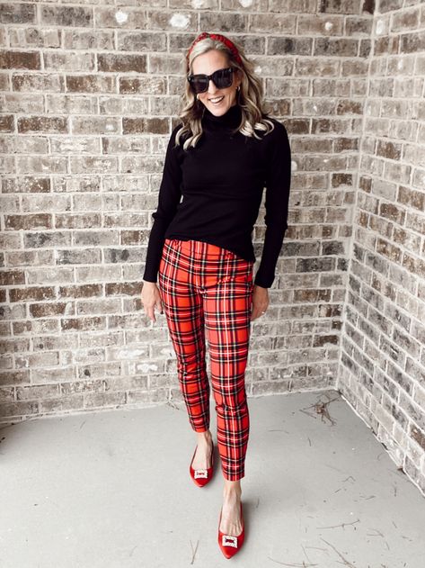 Plaid Kallie pant curated on LTK Red Plaid Pants Outfit Christmas, Plaid Pants Outfit Women, Red Pant Outfits, Red Plaid Pants Outfit, How To Style Plaid Pants, Tartan Plaid Pants, Winter Work Outfit, Red Pants Outfit, Plaid Pants Outfit