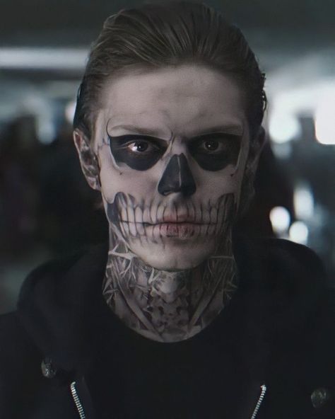 Makijaż Sugar Skull, Skull Face Makeup, Holloween Makeup, Skeleton Face, Filmy Vintage, Creepy Halloween Makeup, Tate Langdon, Skeleton Makeup, Halloween Makeup Inspiration