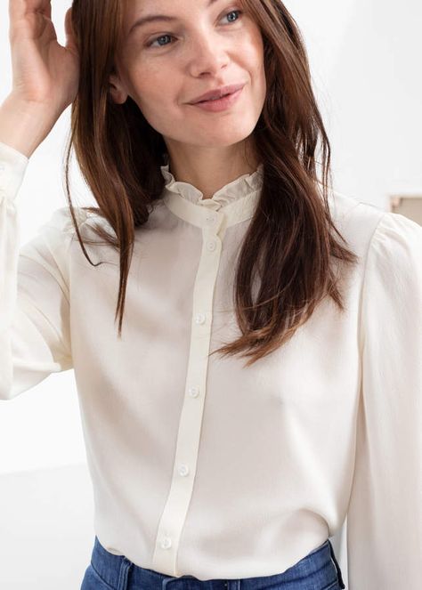 Winter Closet Essentials, Ruffle Collar Shirt, Ruffle Collar Blouse, White Blouses, 40 Fashion, Chic Blouses, Pretty Blouses, Simply Chic, Ruffled Collar