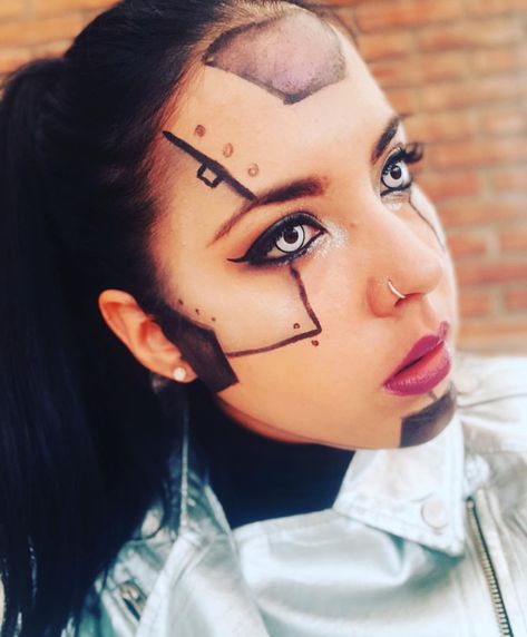 Robot makeup Robotic Makeup Look, Steampunk Robot Makeup, Simple Robot Makeup, Robot Costume Makeup, Robot Makeup Look Simple, Robotic Makeup, Robot Makeup Look, Robot Makeup, Robot Unicorn