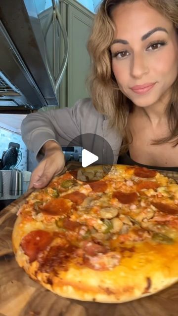 Brooke Brown on Instagram: "Homemade all natural  upside down pizza #pizza #homemade #recipe #upsidedownpizza #castiron #cook #sassy" Upside Down Pizza, Homemade Pizza Recipe, Brooke Brown, Pizza Homemade, Instagram Recipes, Pizza Recipes Homemade, Pizza Pizza, Homemade Recipe, Bread Dough