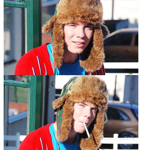 Oh god, he's even adorbs in such a ridiculous hat. Effy And Freddie, Chris Miles, Bf Aesthetic, Joe Dempsie, Skins Characters, Effy Stonem, Skin Aesthetics, Skins Uk, Trainspotting