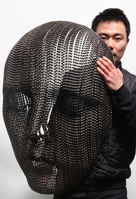 YOUNG DEOK SEO  |    BICYCLE CHAINS  SCULPTURES  |   New Bicycle Chain Sculptures by Young Deok Seo Chain Sculpture, New Bicycle, Figure Sculpture, Photographie Portrait Inspiration, Colossal Art, Bicycle Chain, Bicycle Art, Steel Art, Korean Art