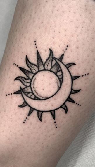 <<Check out more Sun and Moon tattoos #tattoomenow #tattooideas #tattoodesigns #tattoos #sunmoon #sunandmoon Sun Moon Tattoo, Luna Tattoo, Moon Sun Tattoo, Sun And Moon Tattoo, Moon Tattoos, Moon Tattoo Designs, Bff Tattoos, Sun Tattoos, Sun Tattoo