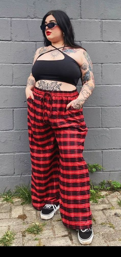 Plus Size Punk Fashion, Plus Size Grunge Outfits, Rockstar Fits, Retro 70s Fashion, 70s Fashion Women, 13 The Musical, Concert Outfit Plus Size, Plus Size Grunge, Red Pants Outfit