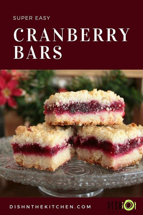 Cranberry Bars are rich, buttery and so easy to make. Perfect for the holidays and a great way to use up any leftover fresh cranberries or cranberry sauce. #ChristmasBaking #desserts  #CranberryBars Desserts Halloween, Desserts Holiday, Desserts Thanksgiving, Cranberry Bars, Holiday Desserts Christmas, Christmas Elegant, Desserts Christmas, Christmas Easy, Dessert Aux Fruits